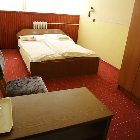Fonix Hostel *