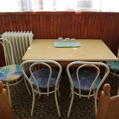 Fonix Hostel *